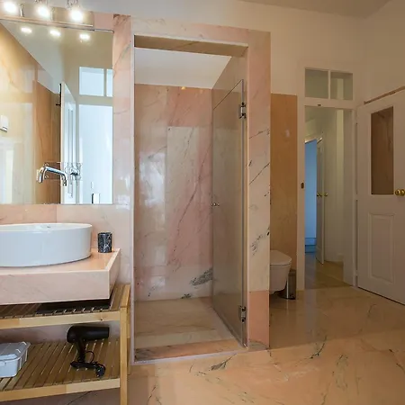 Portas De Sao Bento Lisboa