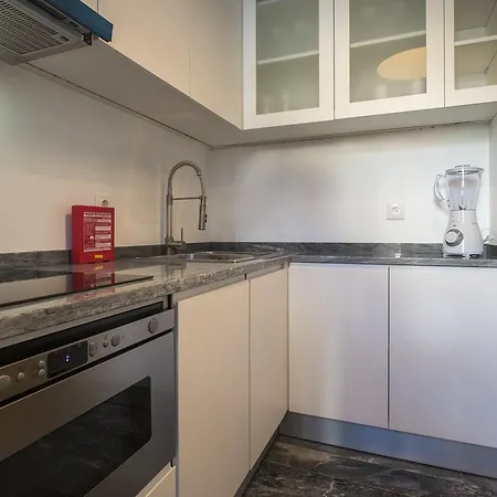 Portas De Sao Bento * リスボン