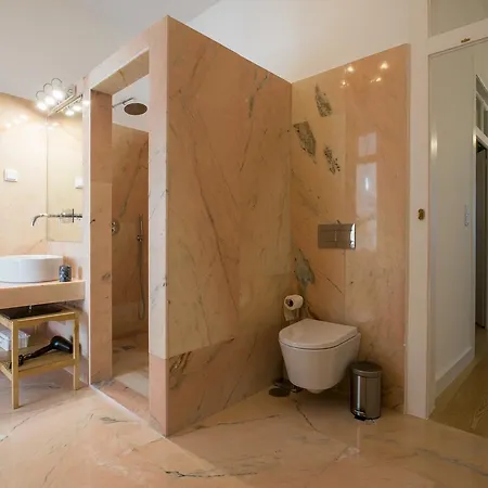 Portas De Sao Bento * リスボン