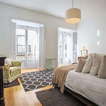 Portas De Sao Bento Lisboa